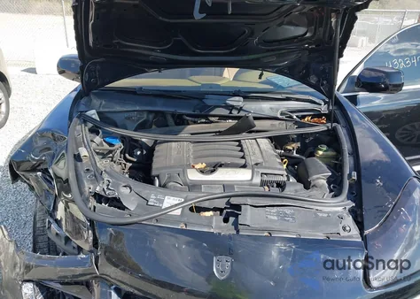 2010 Porsche Cayenne z USA, uszkodzony, nr VIN WP1AA2AP0ALA07327